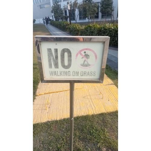 Traffic Signboard Material Stand With Base Stand Height of Signage 4.6 Ft Signage SS304 12X18 inches