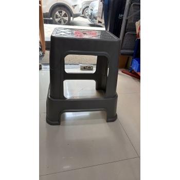 Stool Grey Plastic 1.6x1.5x1.2ft