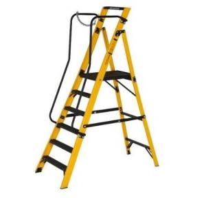 Youngman Megastep 4-Tread Fibreglass Ladders with Work Platform 2.7Ft, 30090400
