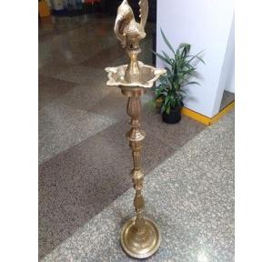 Traditional Brass Oil Lamp, Height: 4.5 ft