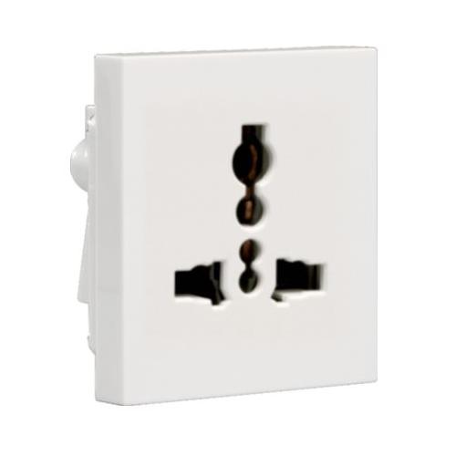 Crabtree Verona 6A 5 Pin Shuttered Socket, ACVKSWW065