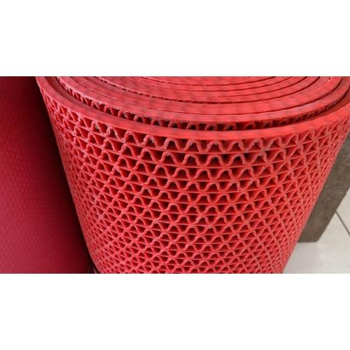 Snake Anti Skid Mattress, Color Red, Size - Length 41feet, Breadth 4feet, Thickness 8mm