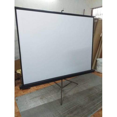 Adjustable Manual Tripod Stand With Projector Screen Size 6 x 4 feet