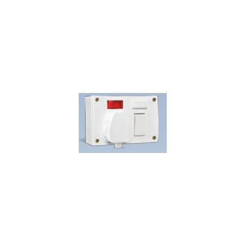 Anchor Penta White 6A/16A Capton, 5-In-1 with Box & 16A ISI Plug and 4 Fixing Holes 240V 50Hz, 39924