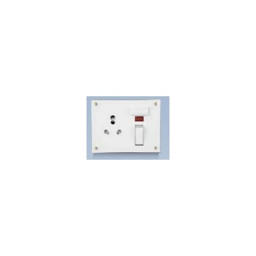 Anchor Penta White 6A/16A Neo Capton, 5-In-1 with 4 Fixing Holes 240V 50Hz, 38590